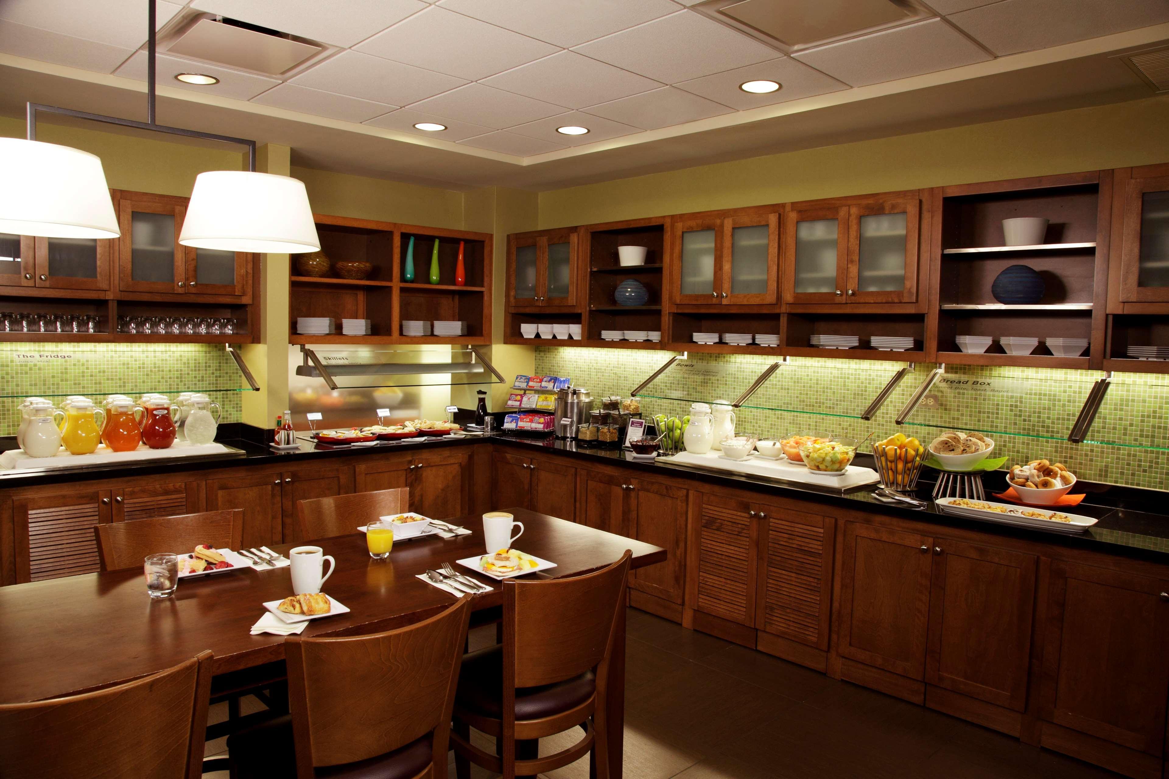Hyatt Place Downtown Hotel 3*